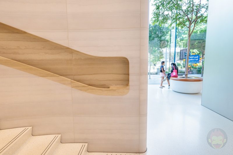 Checking-Apple-Orchard-Road-first-apple-store-in-Singapore-19.jpg