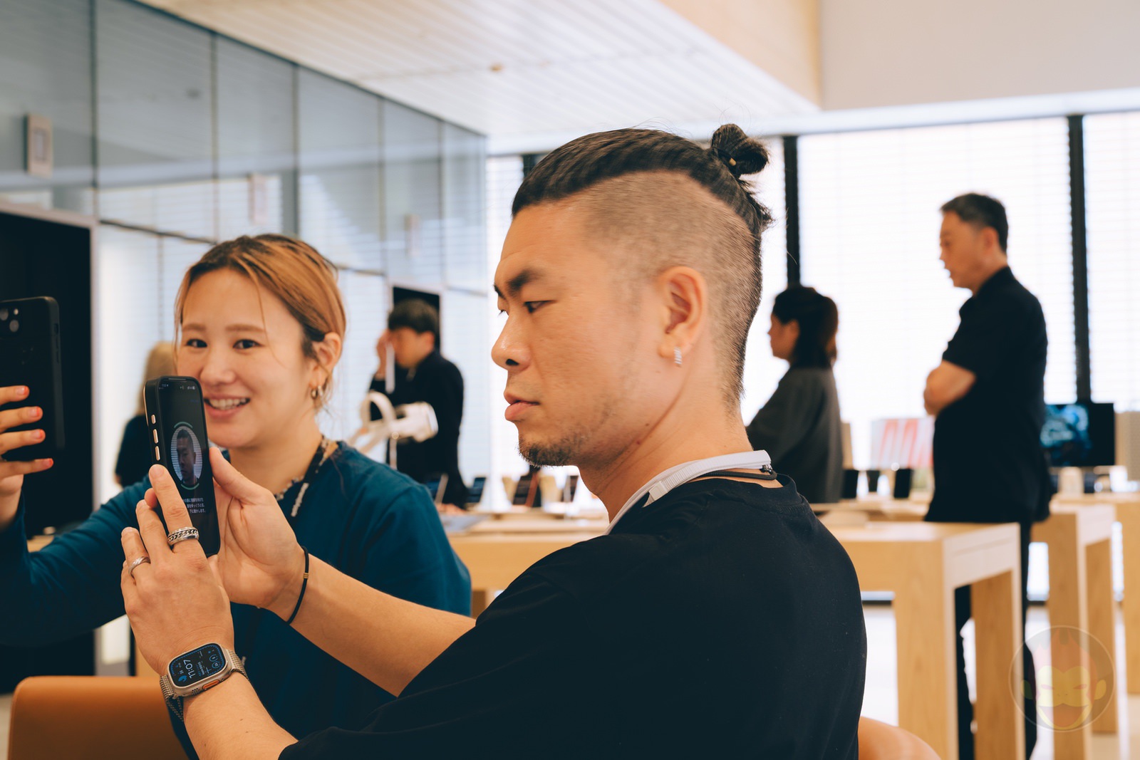 Apple Ginza Experiencing Number i 02