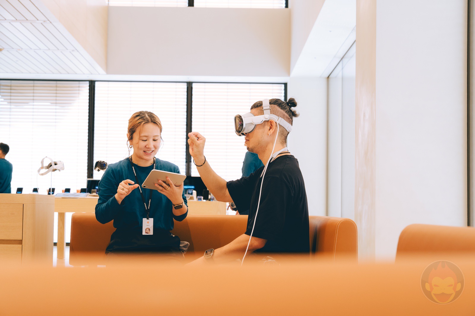 Apple Ginza Experiencing Number i 13