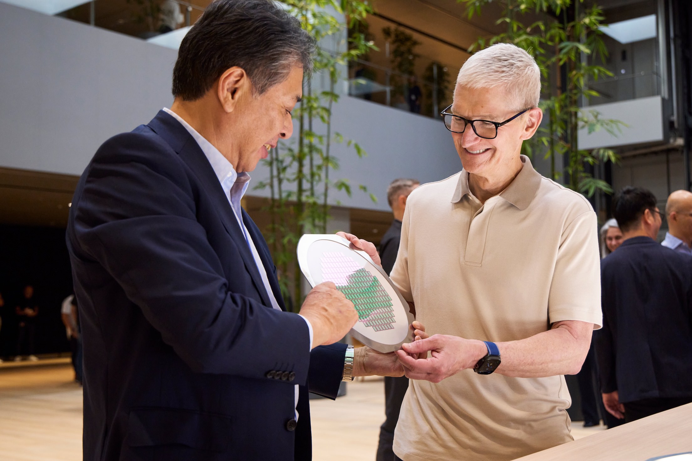 Apple Japan Supplier Showcase AGC