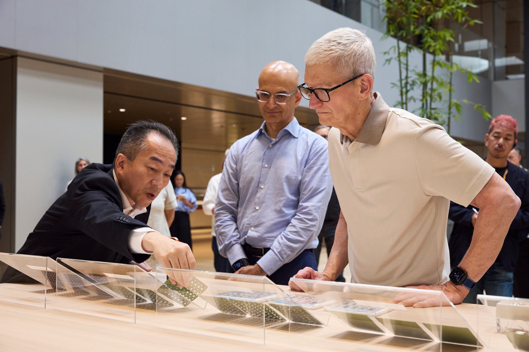 Apple-Japan-Supplier-Showcase-Kyocera-1.JPG Apple Japan Supplier Showcase Kyocera 1