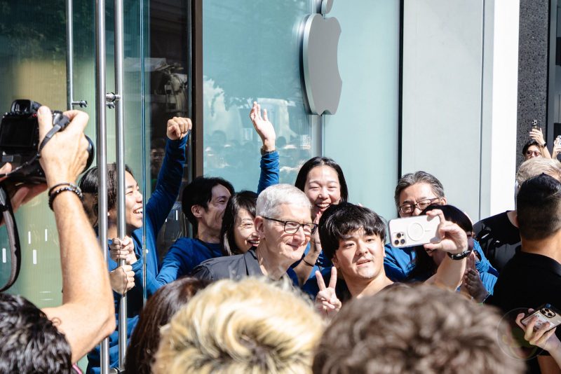 Apple-Store-Ginza-Renewal-Open-32.jpg