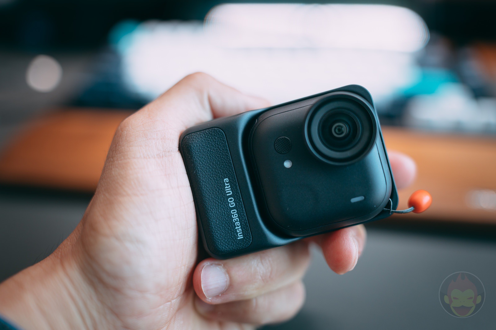 Insta360 Go Ultra with me 01