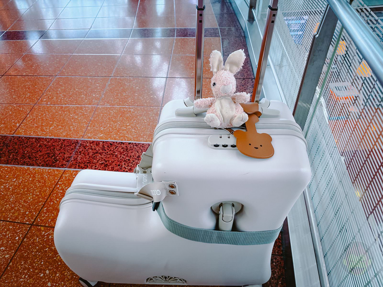 My Older Daughters photos at singapore with iphone16e 05