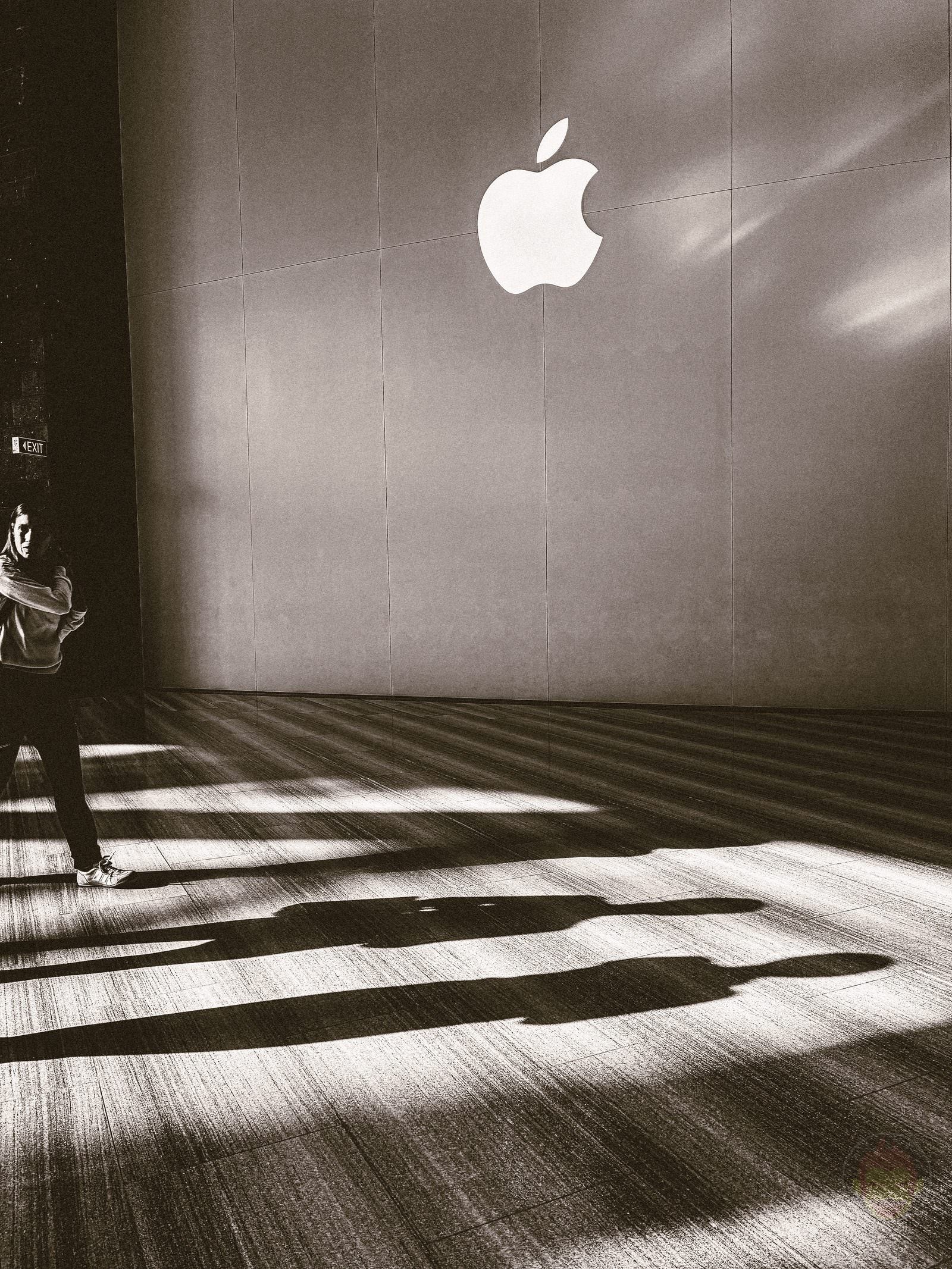 My Older Daughters photos at singapore with iphone16e 100