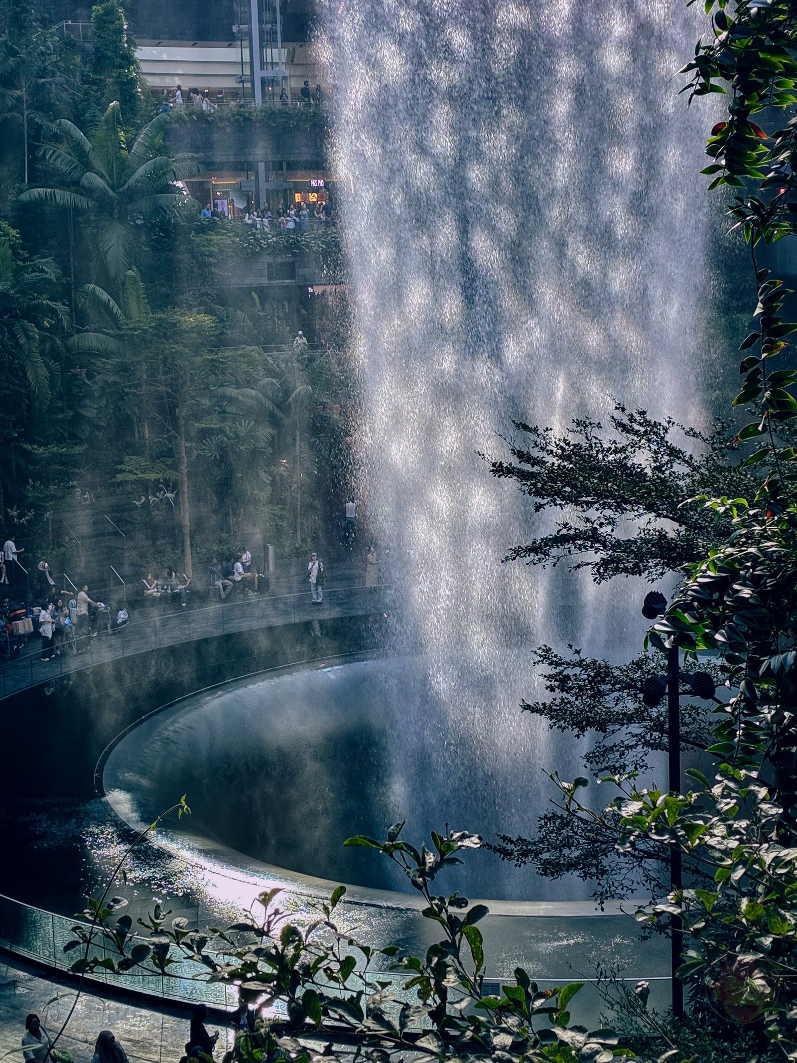 My Older Daughters photos at singapore with iphone16e 16