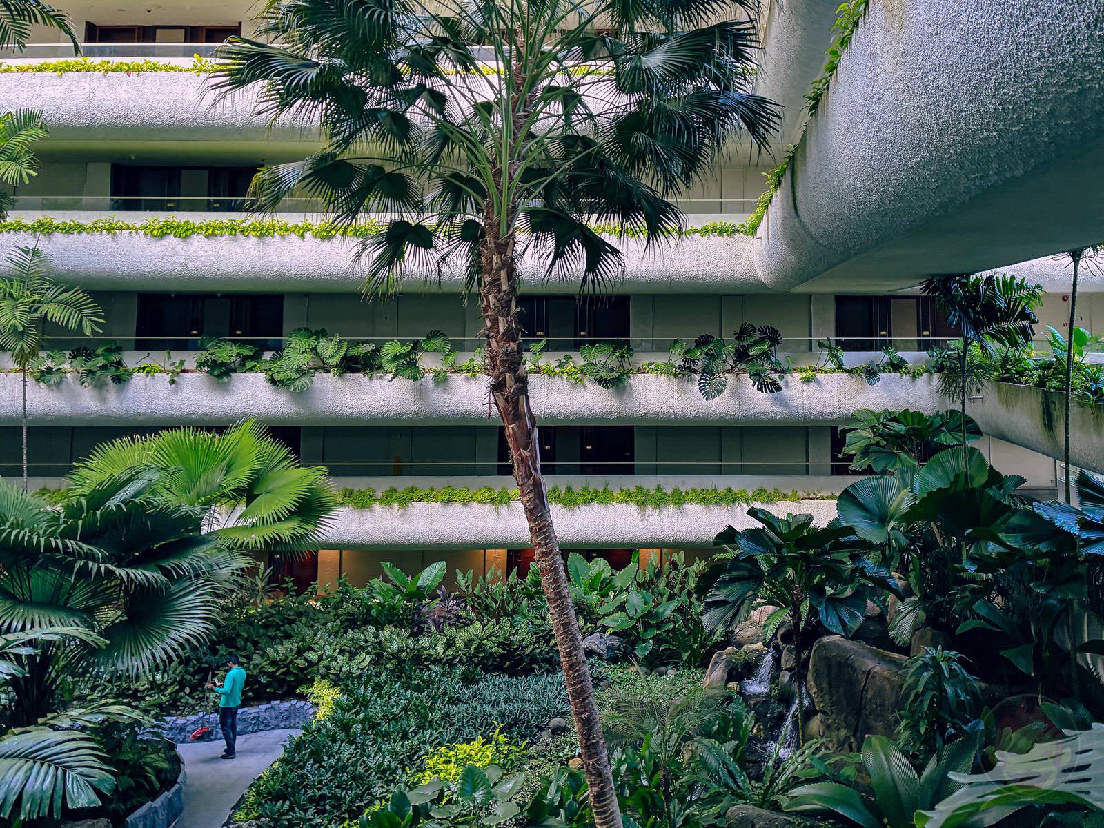 My Older Daughters photos at singapore with iphone16e 26