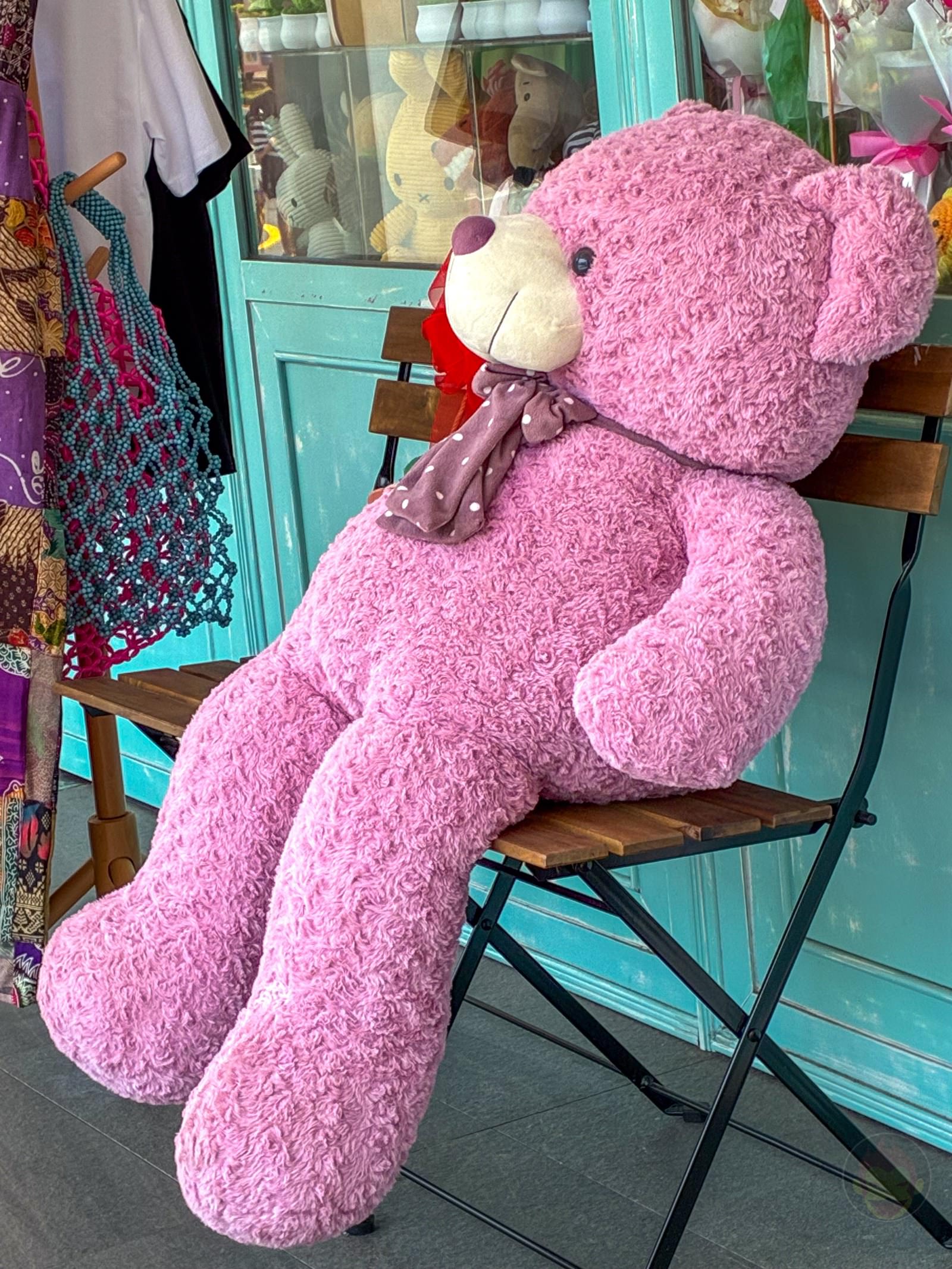 My Older Daughters photos at singapore with iphone16e 57