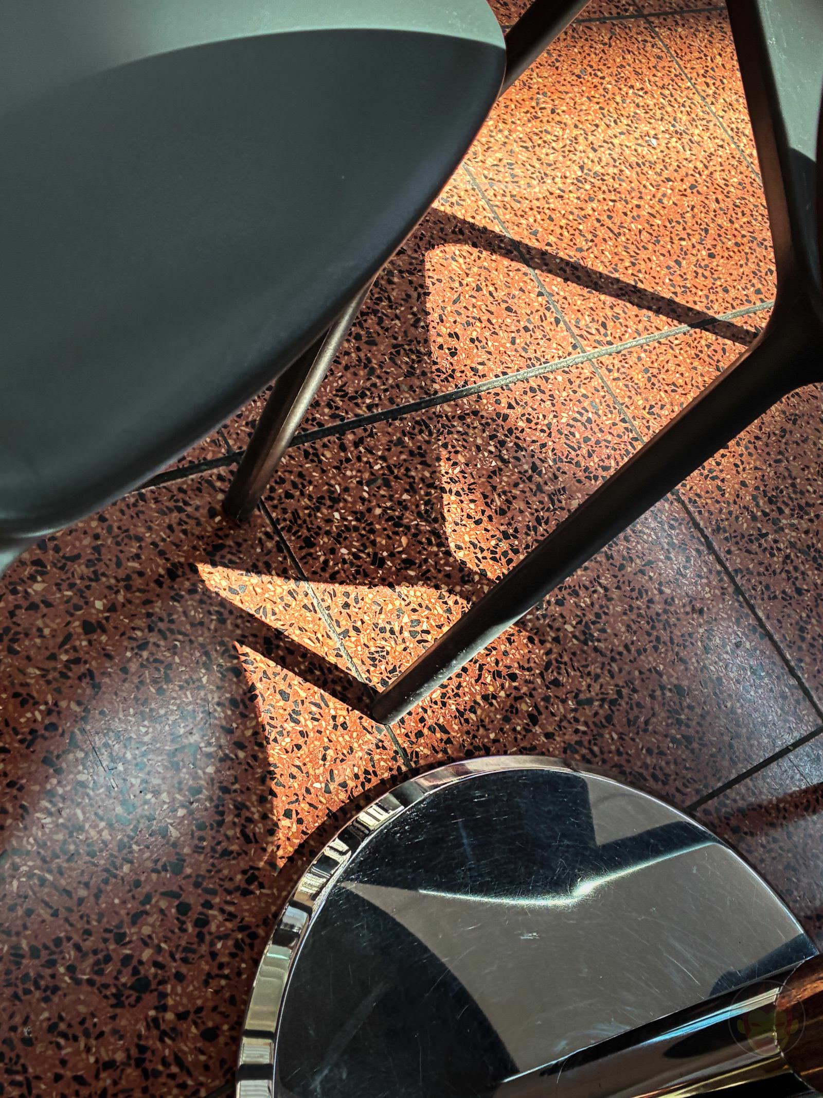 My Younger Daughters photos at singapore with iphone16e 02