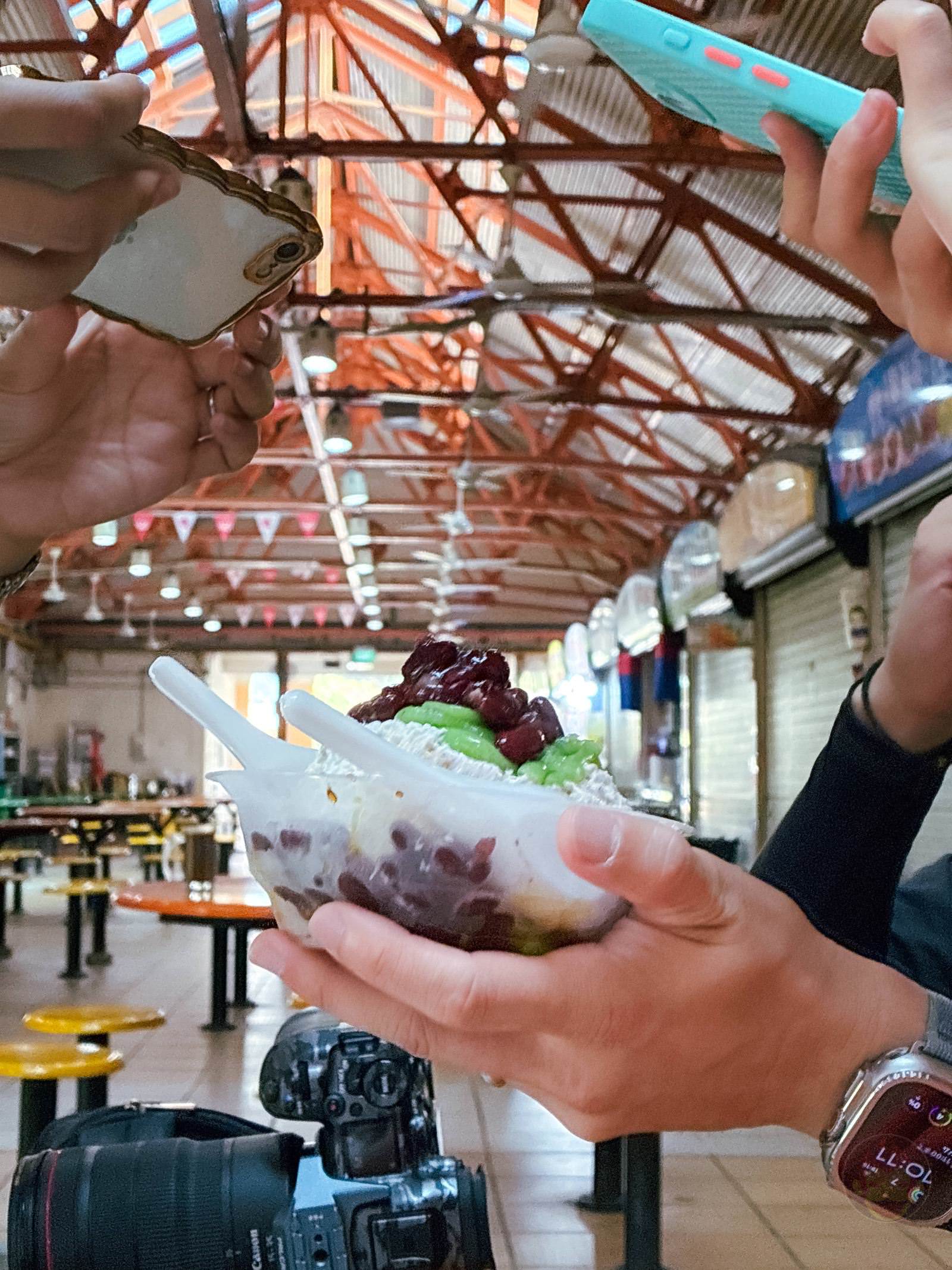 My Younger Daughters photos at singapore with iphone16e 35