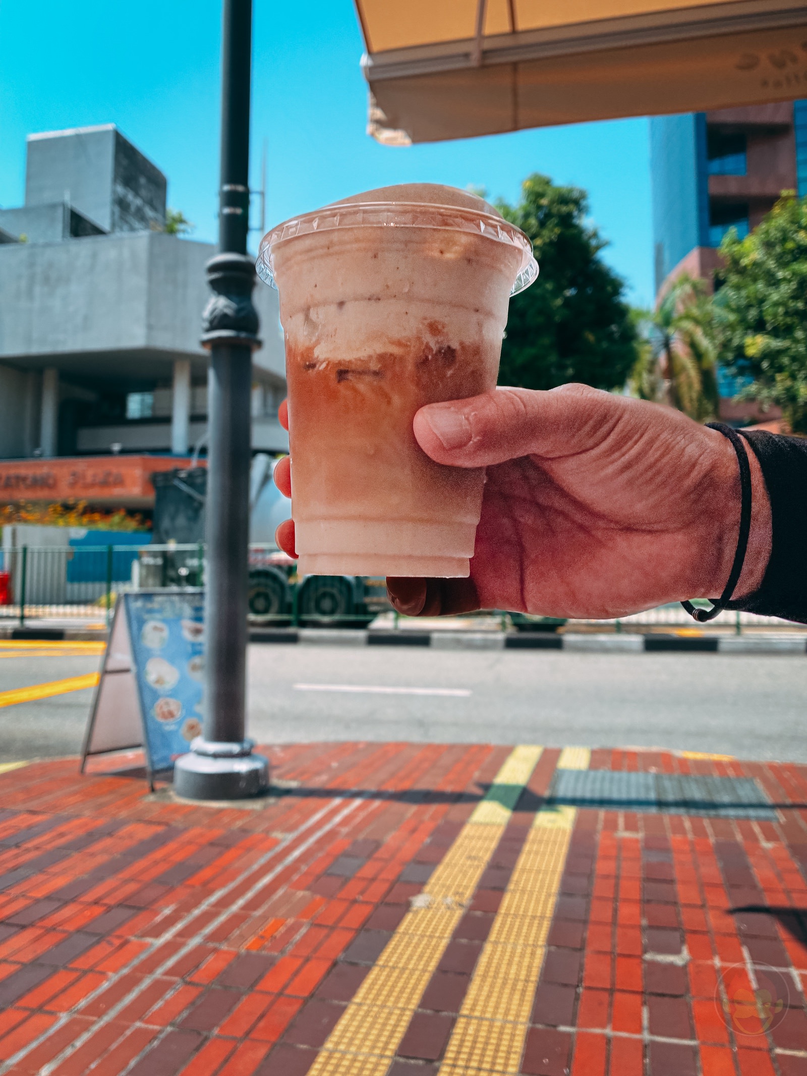 My Younger Daughters photos at singapore with iphone16e 40