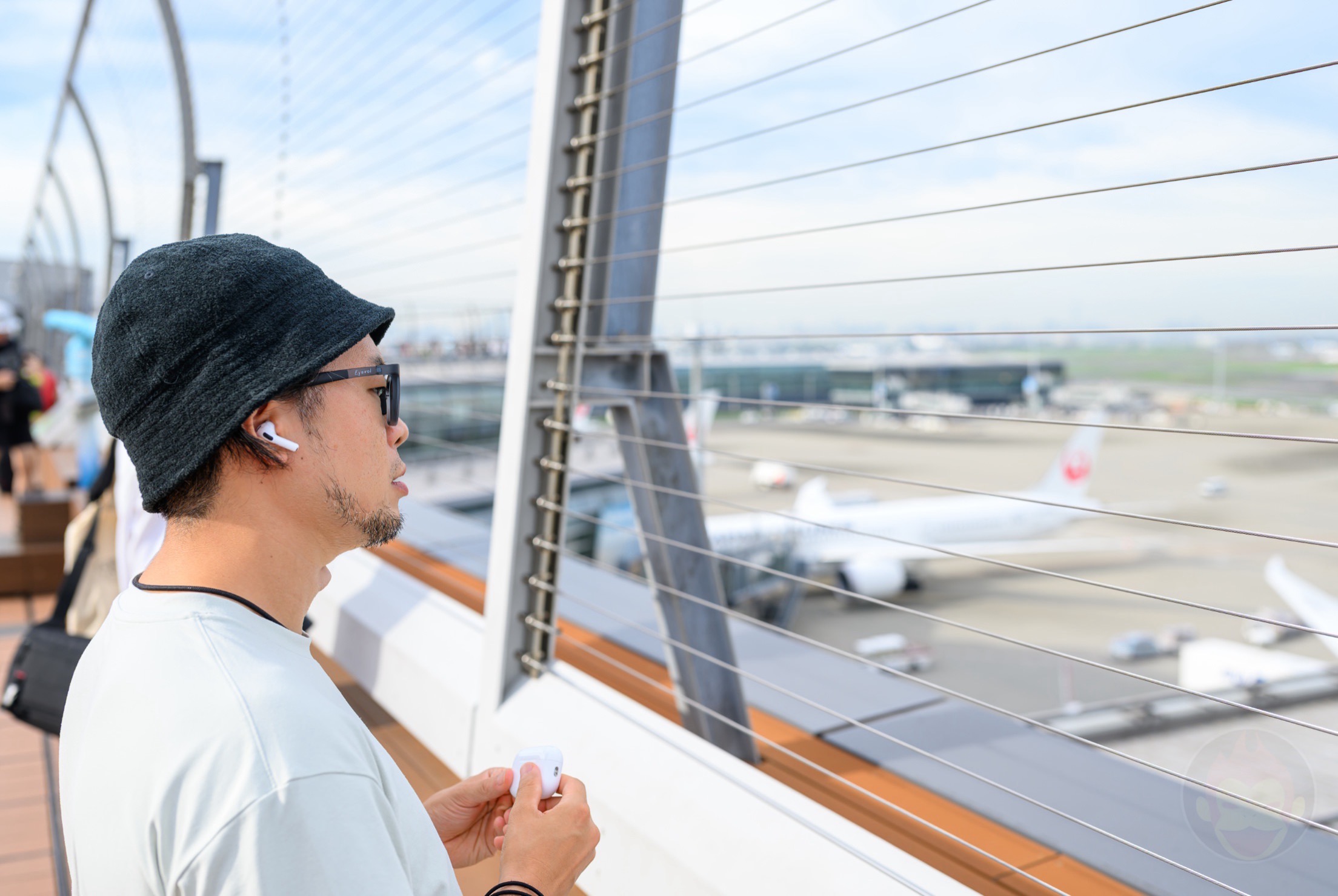 Testing-the-airpods-pro-at-the-airport.jpg Testing the airpods pro at the airport