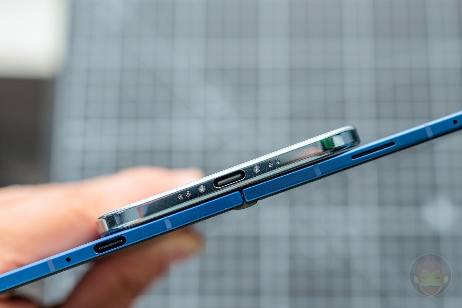 Thinnes of iPhoneAir and Activation of eSIM 05