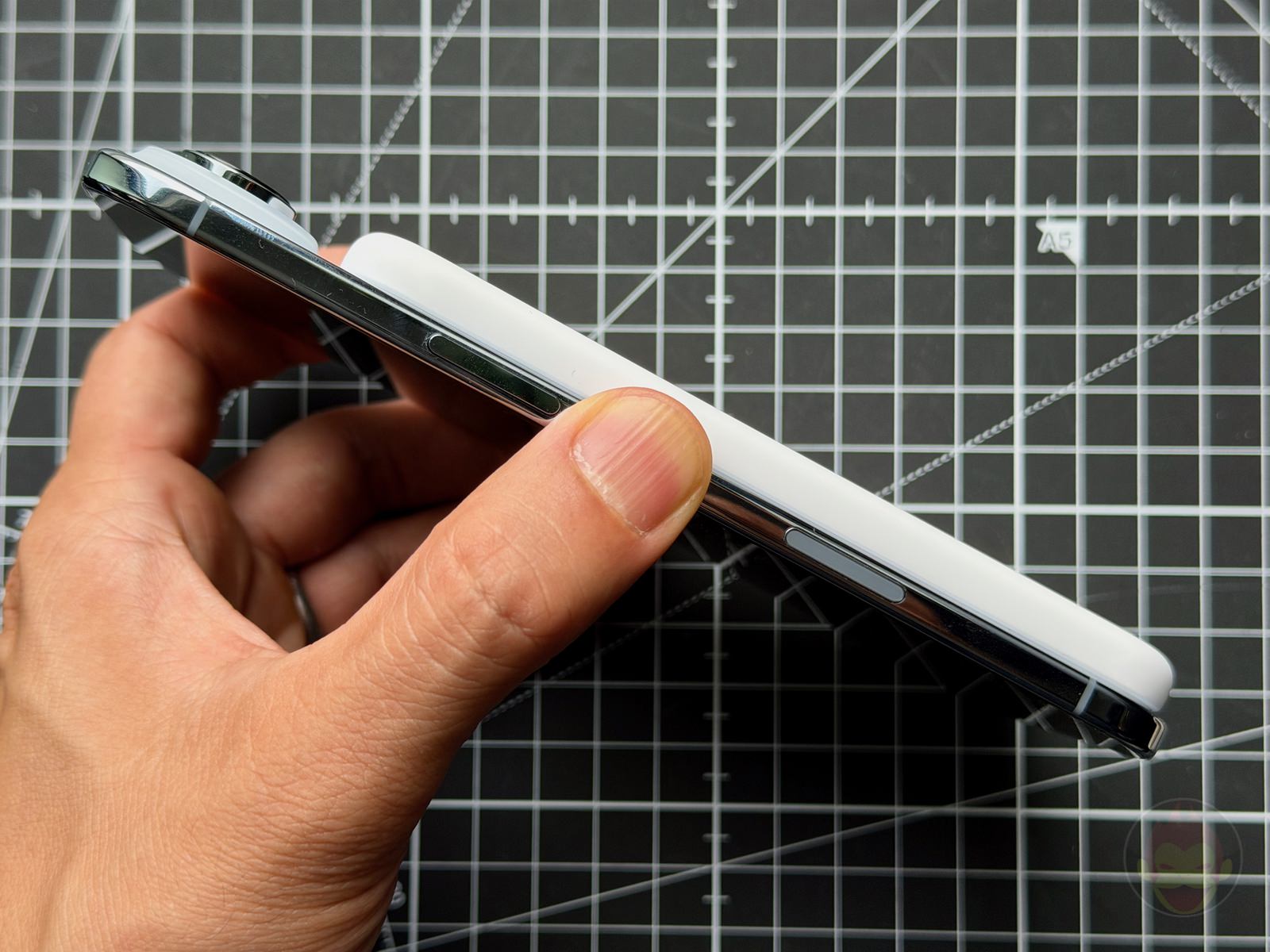 Using the MagSafe battery for iPhoneAir 16