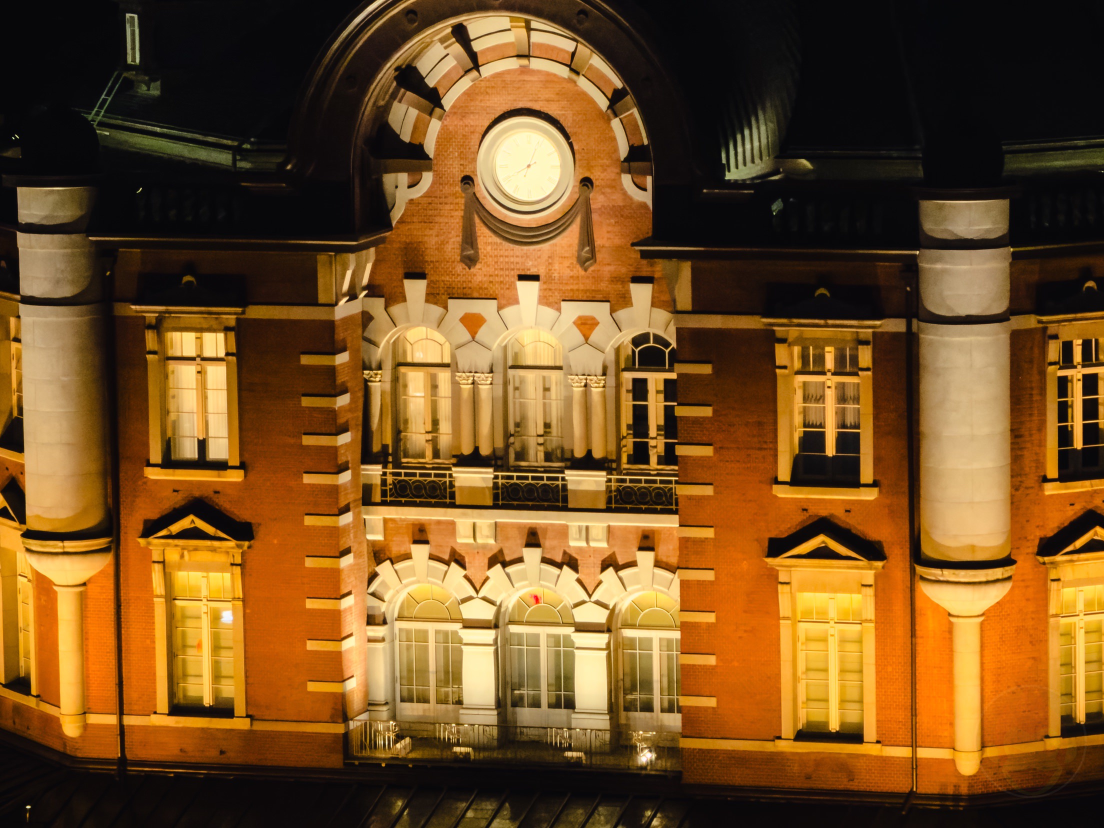 iPhone 17 Proで撮影する東京駅