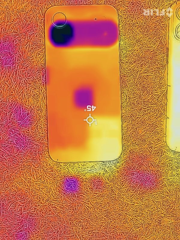 iphone-heat-and-selfie-cam-04