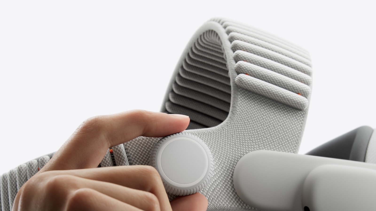 Apple Vision Pro Dual Knit Band close up 02 251015