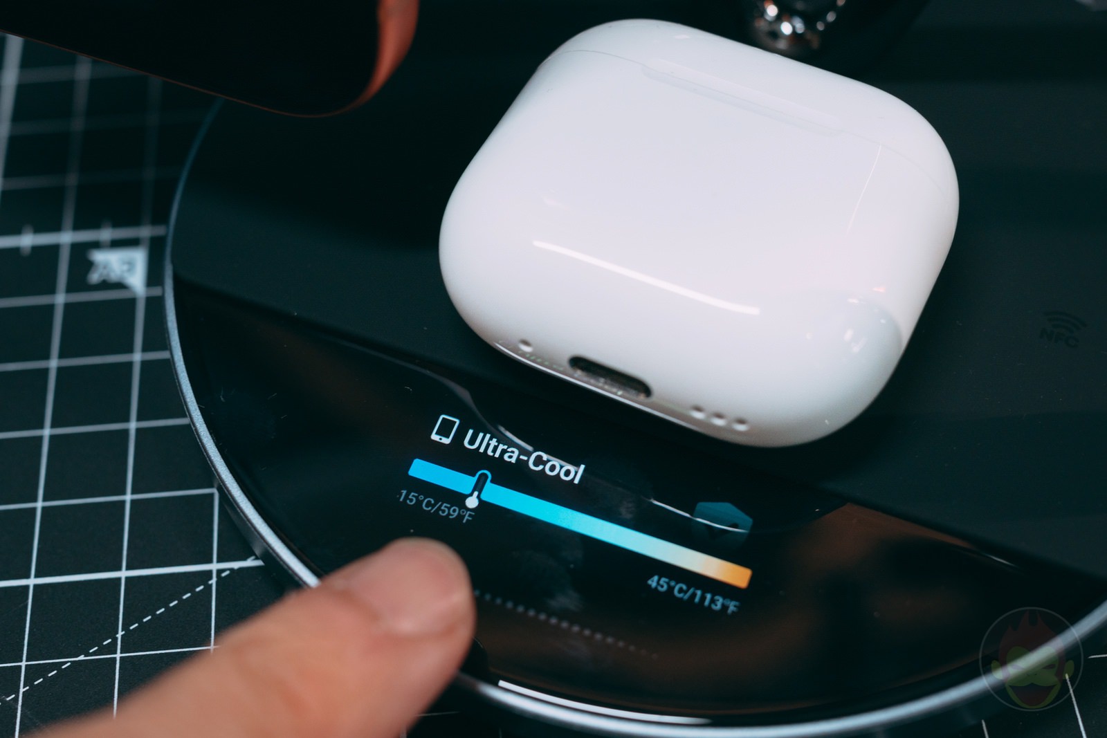 Anker Prime Wireless Charging Station 3 in 1 MagGo AirCool DockStand Review 03