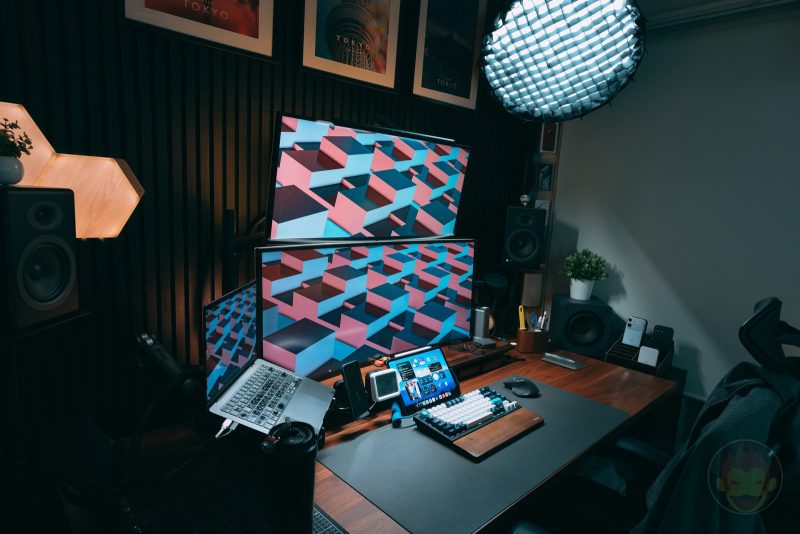 【2025年版】僕の書斎とデスクセットアップを全公開！5K2Kウルトラワイド2段重ねの快適環境