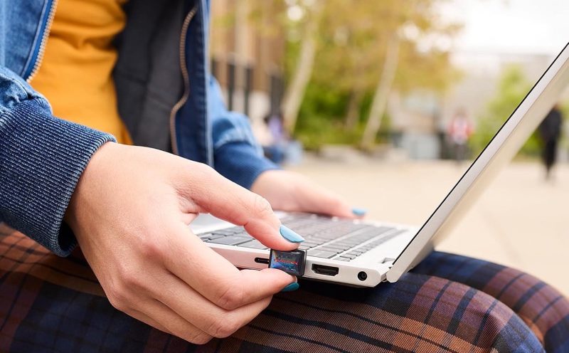 ”爪先サイズ”の1TBストレージが話題に。MacBook Proに挿しっぱなしで使える超小型設計