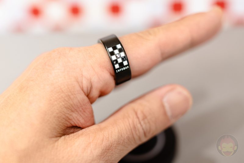 あの「INFOBAR」がスマートリングに！指先で”こころとからだ”を整える伝説のデザインが復活