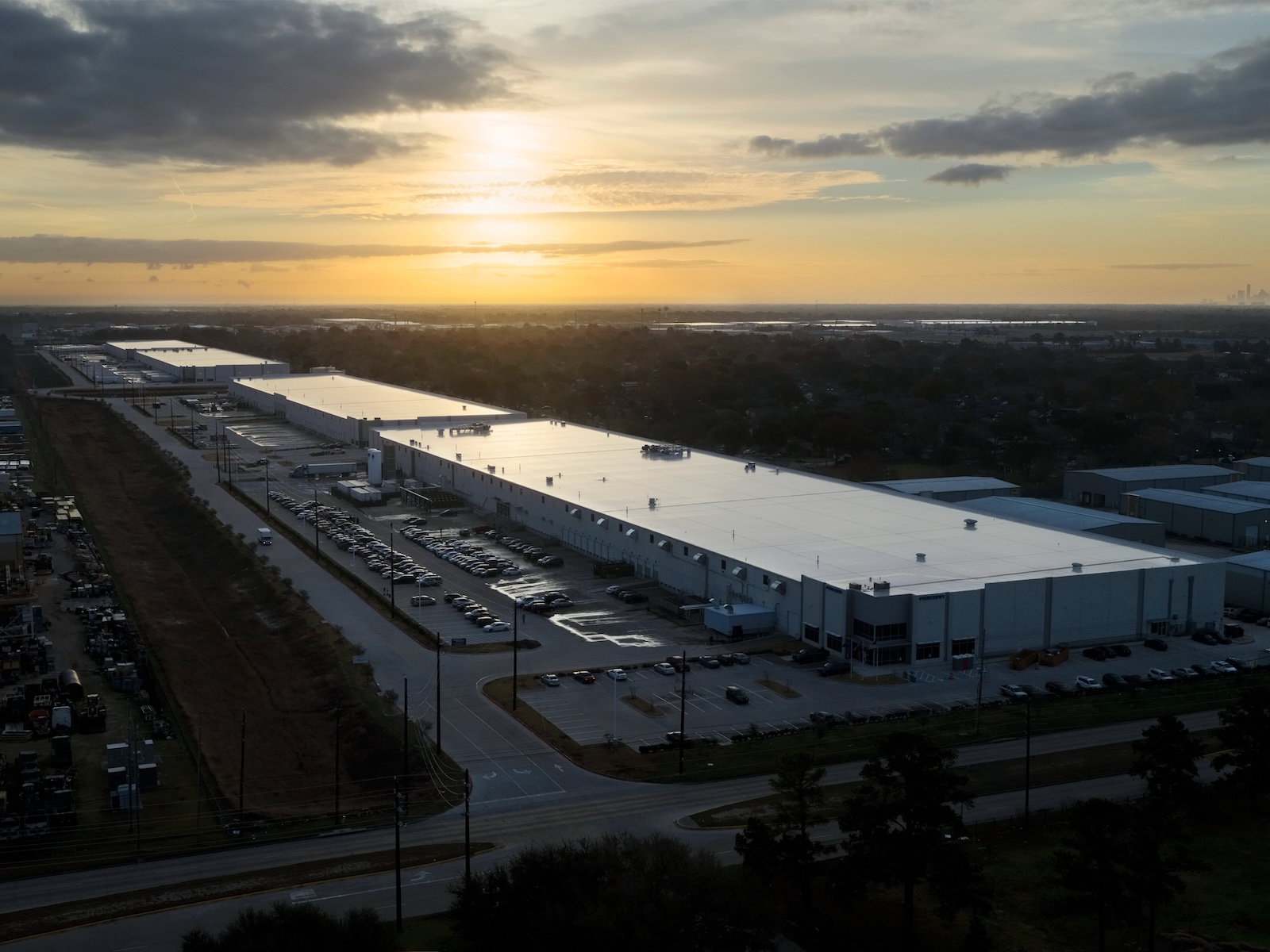 Apple-US-manufacturing-investment-Houston-Advanced-Manufacturing-Center-02.jpg Apple US manufacturing investment Houston Advanced Manufacturing Center 02