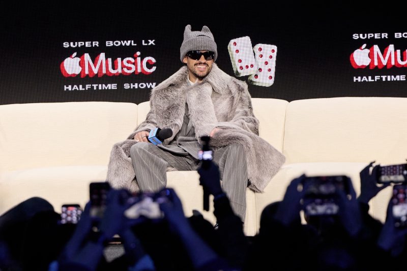 Apple_Music_Bad_Bunny_000001.jpg