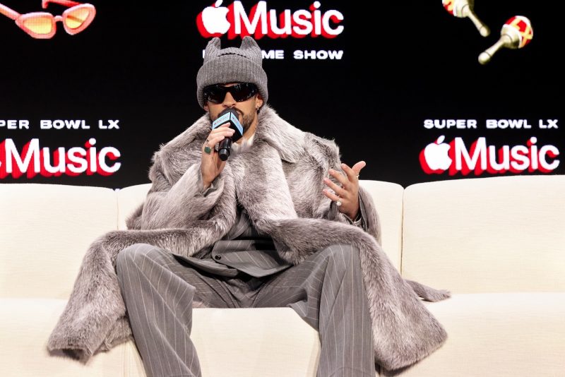 バッド・バニー「スペイン語を学ぶな、踊りを覚えろ」。スーパーボウル・ハーフタイムショーで明かした”文化”への想い