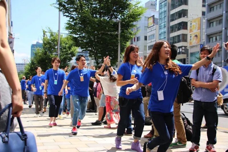 Apple-Store-Omotesando-Grand-Open-1.jpeg
