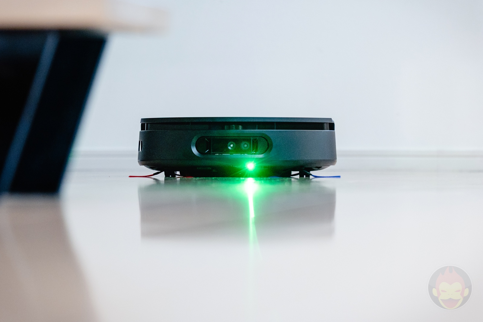 Dyson Spot Scrub AI robot Vaccuum Cleaner 02