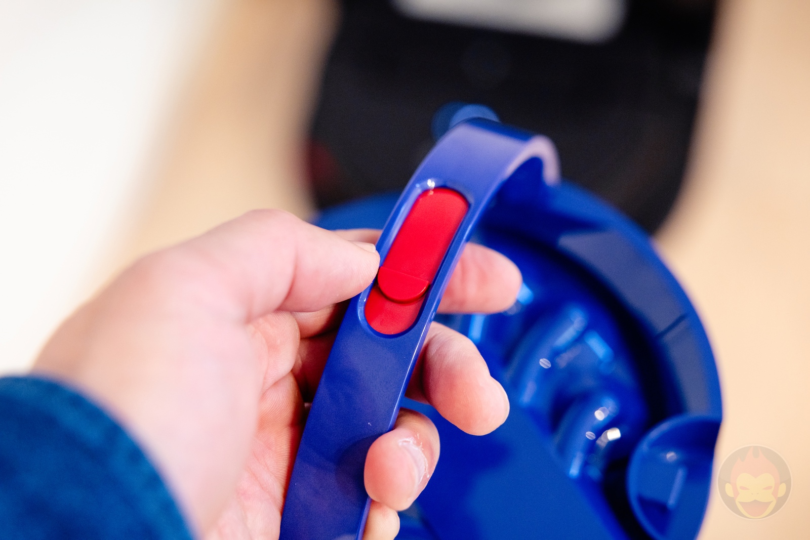 Dyson Spot Scrub AI robot Vaccuum Cleaner 33