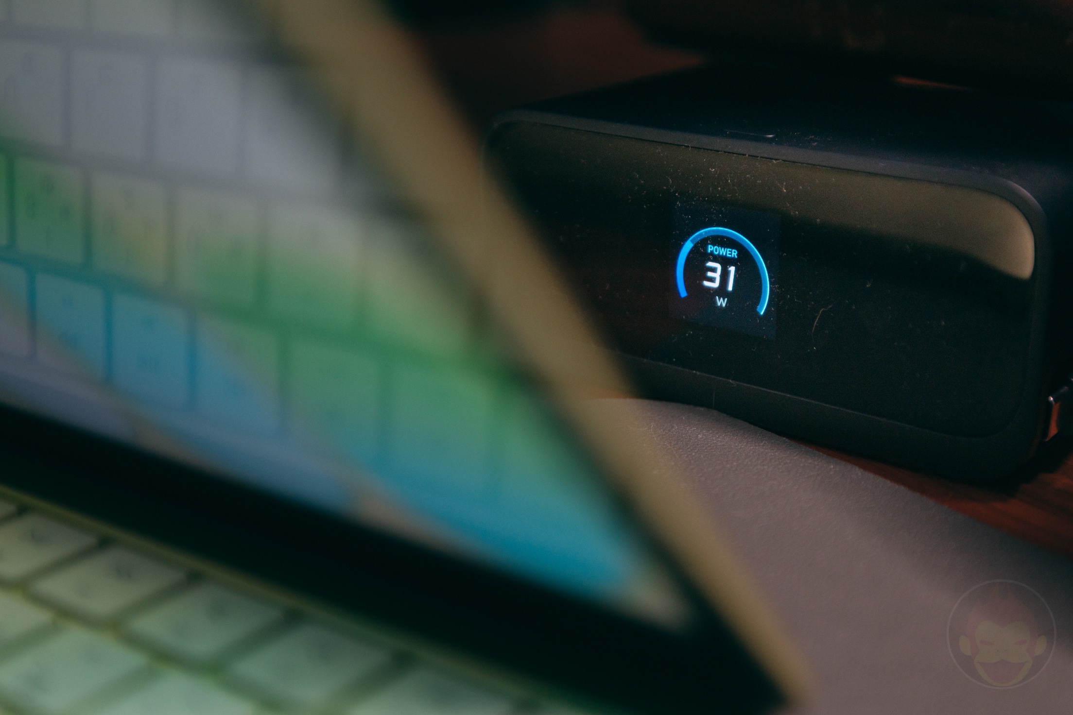 MacBook Neo Review Charging and iphone mirroring 01