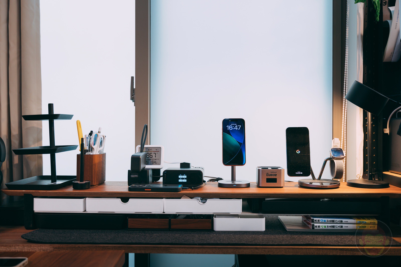 My Charging Deskshelf inspired by youtuber 01