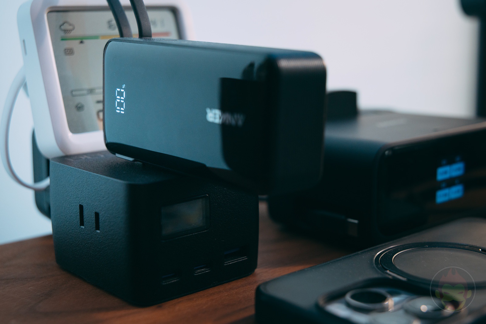 My Charging Deskshelf inspired by youtuber 06