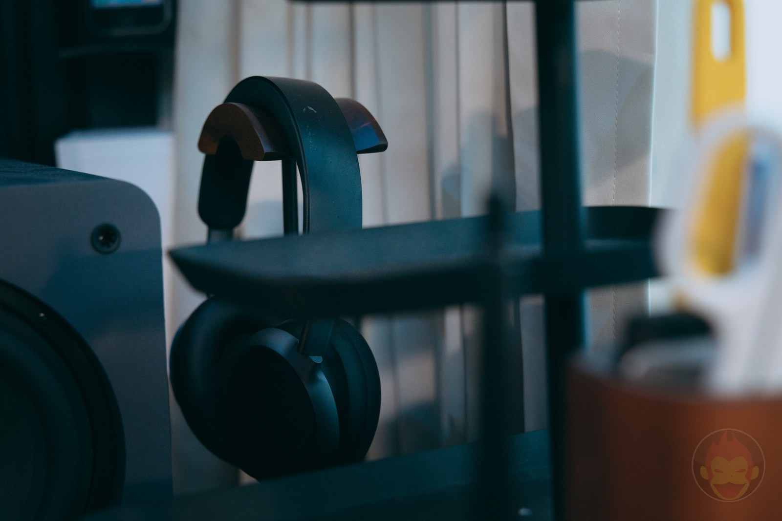 My Charging Deskshelf inspired by youtuber 09